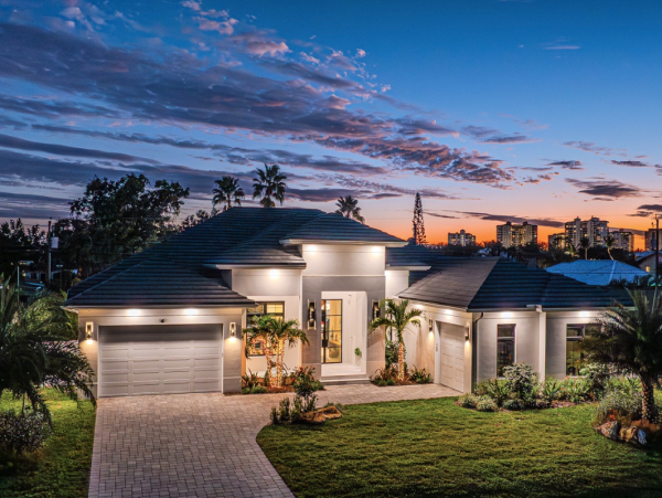 Luxurious Naples Getaway - Custom Design Home with Pool & Spa